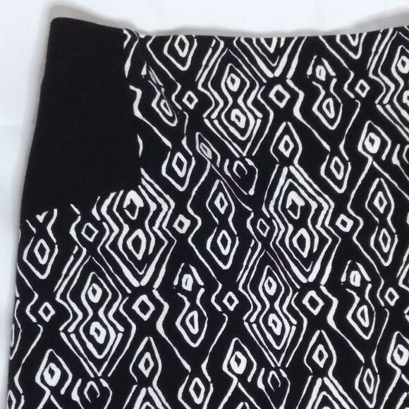 chico's Abstract Pencil Skirt 16 - Picture 2 of 12
